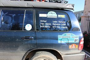 Tagaytay Karakol Hotel