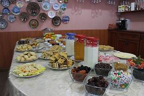 Tagaytay Karakol Hotel