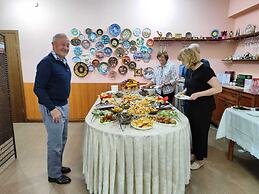 Tagaytay Karakol Hotel