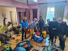 Tagaytay Karakol Hotel