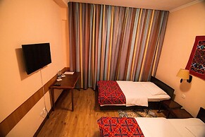 Tagaytay Karakol Hotel