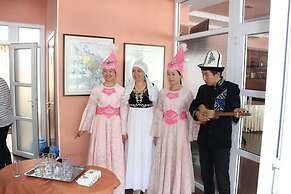 Tagaytay Karakol Hotel