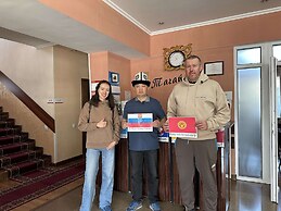 Tagaytay Karakol Hotel