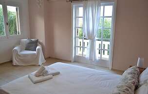 Peaceful house Loutraki village