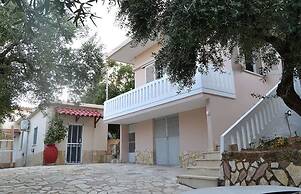 Peaceful house Loutraki village