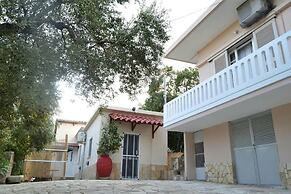 Peaceful house Loutraki village