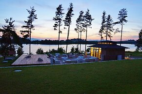 Lakeside Village Větrník