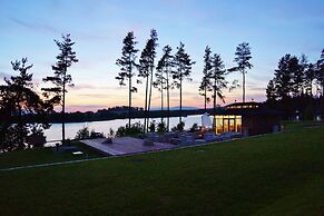 Lakeside Village Větrník