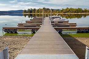 Lakeside Village Větrník
