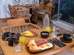 Metropole Urban Hotel