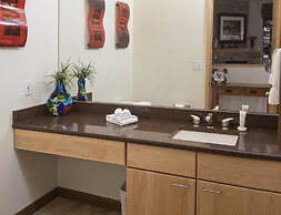 Savoy S 2d 3 Bedroom Condo by RedAwning