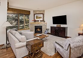 Savoy S 2d 3 Bedroom Condo by RedAwning