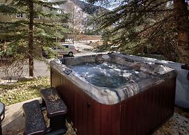 Savoy S 2d 3 Bedroom Condo by RedAwning