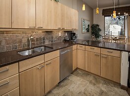 Savoy S 2d 3 Bedroom Condo by RedAwning