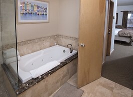 Savoy S 2d 3 Bedroom Condo by RedAwning