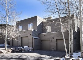 Savoy S 2d 3 Bedroom Condo by RedAwning