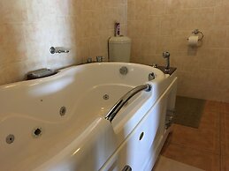 Tashatha Hotel