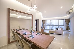 Regalia Residence by Cobnb