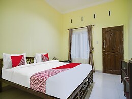 Capital O 540 Esther Hotel