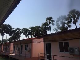 Palm Payom Village Resort