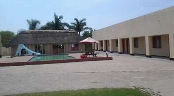 Tshesebe Stopover Motel