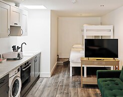 Reef Lodge Apartments