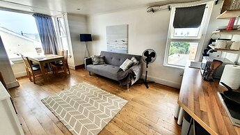 Reef Lodge Apartments