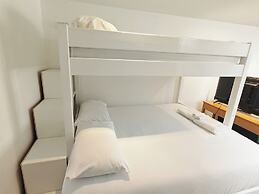 Reef Lodge Apartments