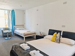 Reef Lodge Apartments