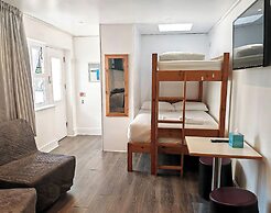 Reef Lodge Apartments