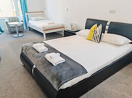 Reef Lodge Apartments