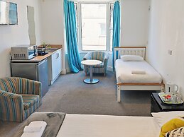 Reef Lodge Apartments