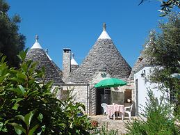 Trulli sotto La Cupa