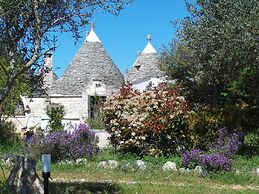 Trulli sotto La Cupa