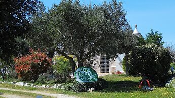 Trulli sotto La Cupa