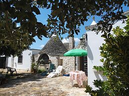 Trulli sotto La Cupa