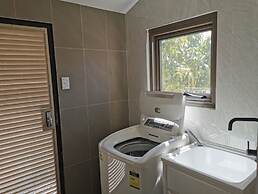 Serviced Waterfront Whole Villa Sydney