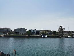 Serviced Waterfront Whole Villa Sydney