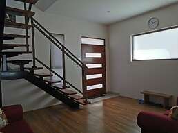 Serviced Waterfront Whole Villa Sydney