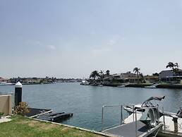 Serviced Waterfront Whole Villa Sydney