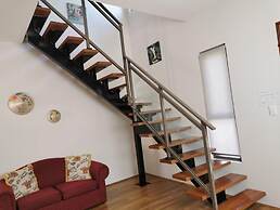 Serviced Waterfront Whole Villa Sydney