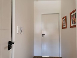 Serviced Waterfront Whole Villa Sydney