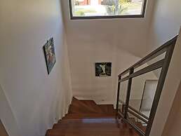 Serviced Waterfront Whole Villa Sydney