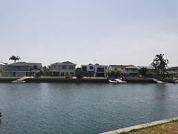 Serviced Waterfront Whole Villa Sydney