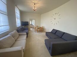 Buckingham Palace View Apartment