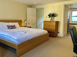 Buckingham Palace View Apartment