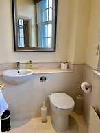 Buckingham Palace View Apartment