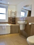 Buckingham Palace View Apartment