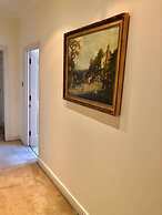 Buckingham Palace View Apartment