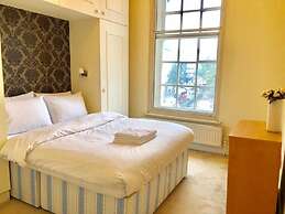 Buckingham Palace View Apartment